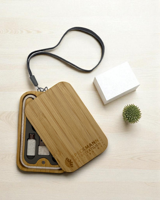 Ladekabel-Set im Bambusgehäuse