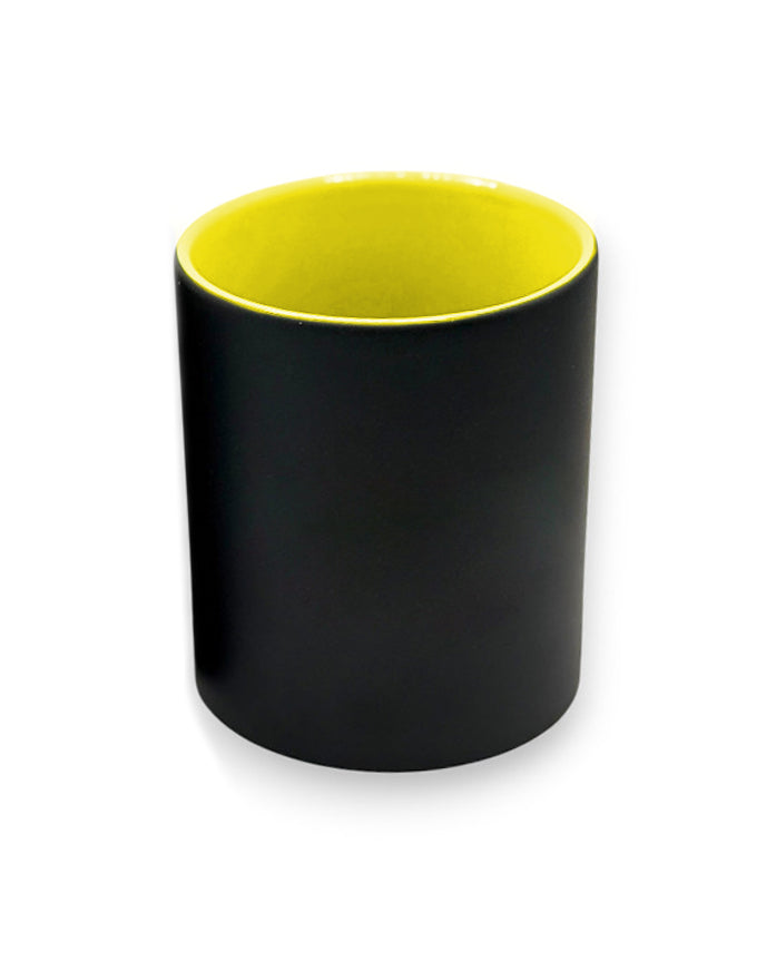 Keramikbecher mit matter Oberfläche